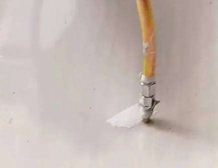 洛浦瓷砖空鼓维修公司专业解答在瓷砖铺贴过程中，如果使用的砂料过粗（如全部使用了粗砂），可能会导致以下问题